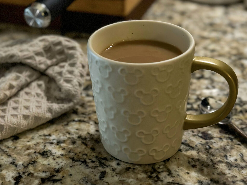 A Simple Cozy Morning Routine for Busy Moms (Real Life, Not Perfect Mornings)
